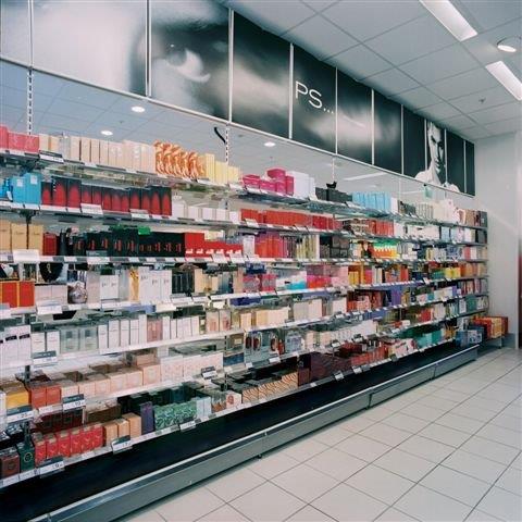Retail shelving for beauty