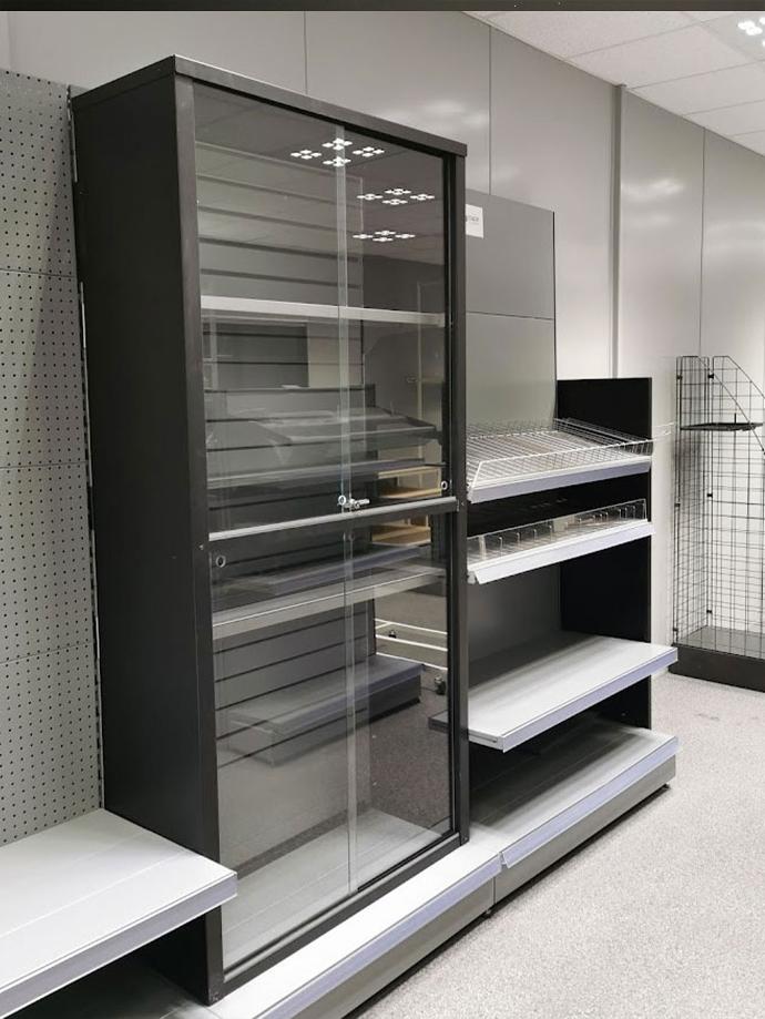 glass retail cabinets