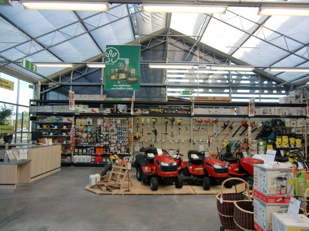 garden centre interior shelving