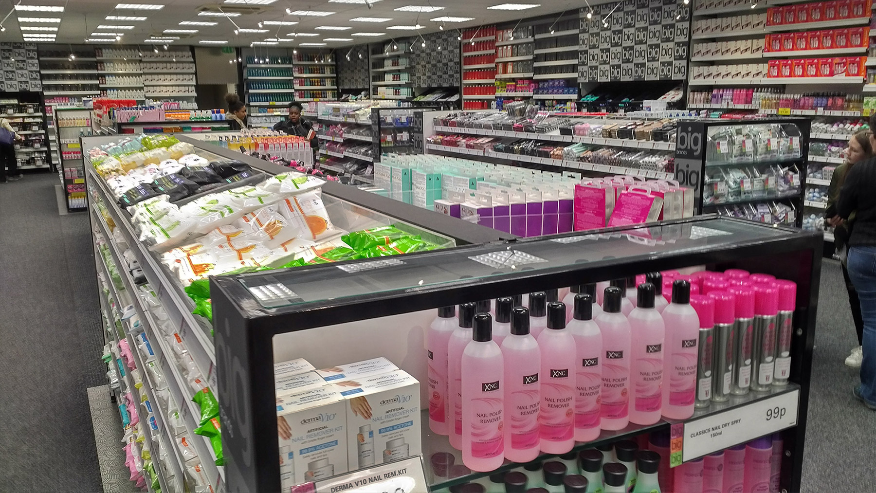 Gondola shelving for beauty