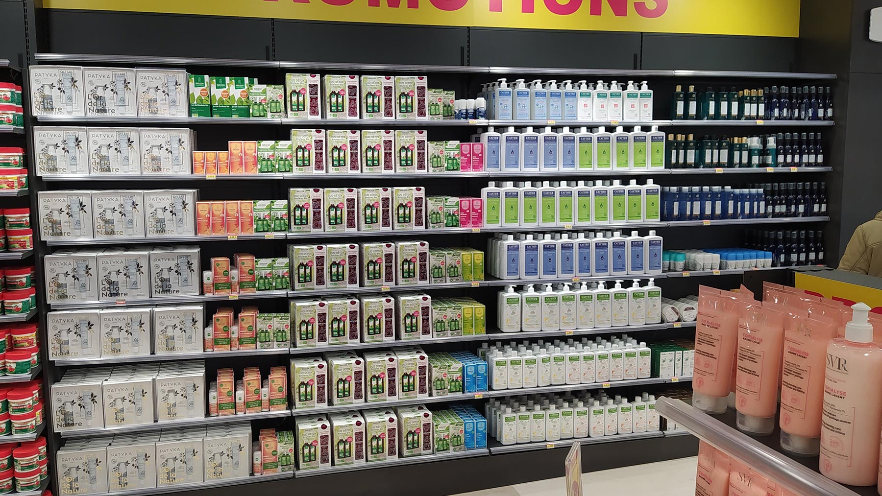 compact pharmacy retail shelving