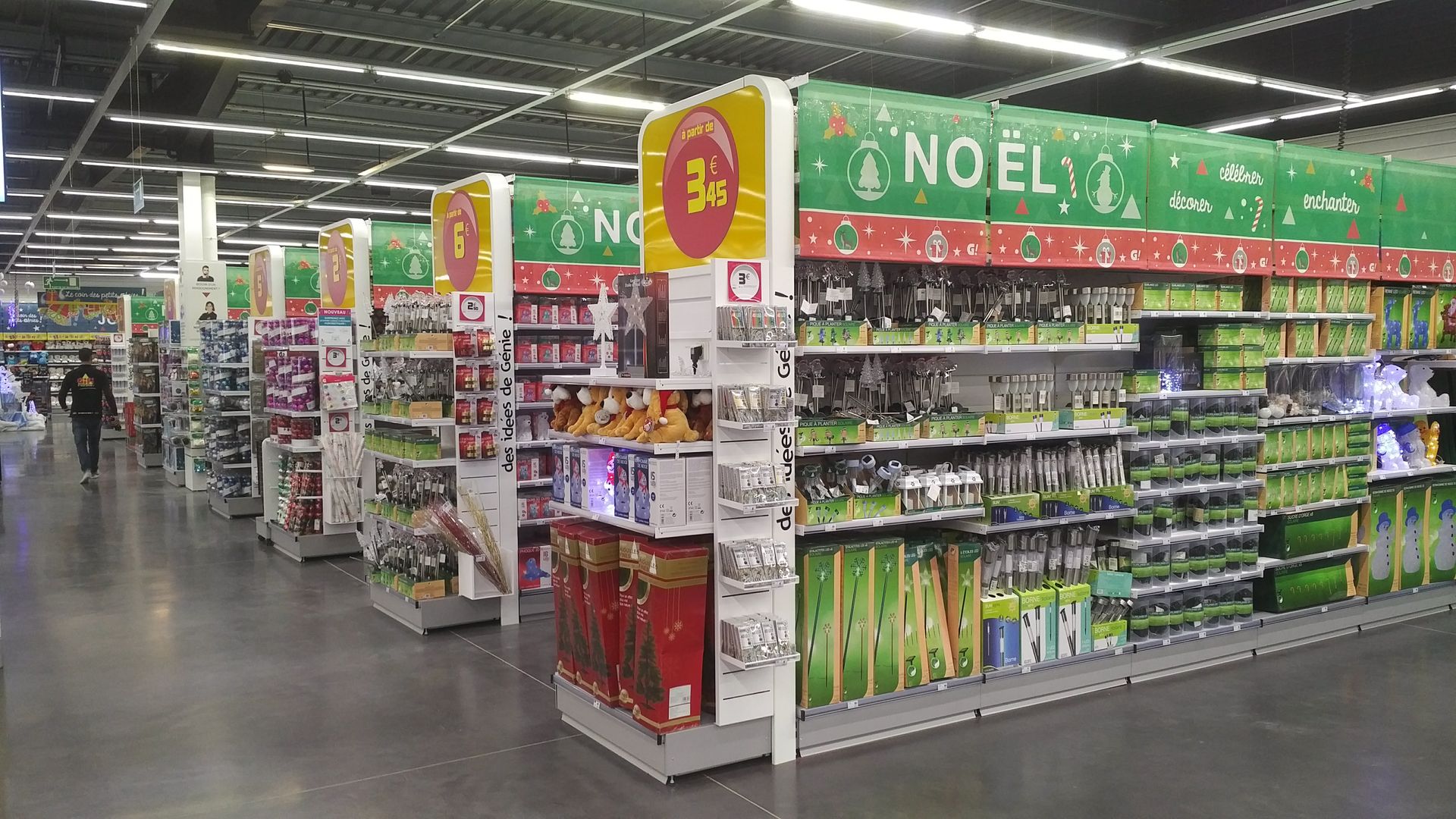 Retail Shelving Manufacturers & Display Solutions | CAEM Retail Display ...