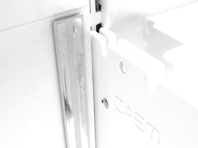 Magnetic Vertical Power Rail Magnetic Vertical Power Rail